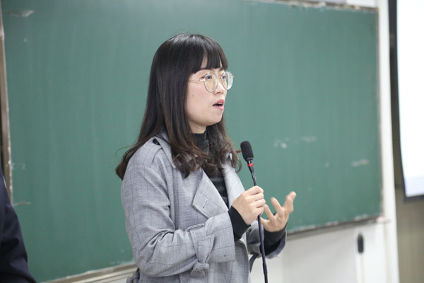 学生处黄翠老师总结讲话.JPG