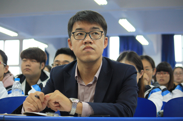 3电信学院党总支书记闫利峰老师参加开班典礼.JPG 3电信学院党总支书记闫利峰老师参加开班典礼.JPG