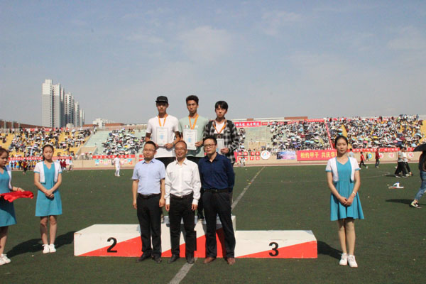 男子跳高颁奖.JPG