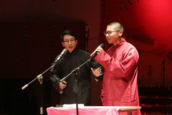 相声社双口相声表演.JPG