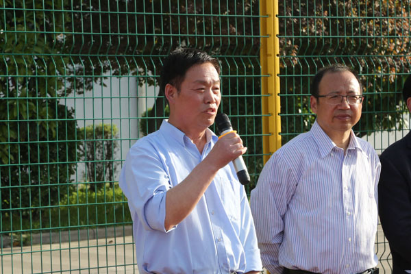 院长贾争现教授宣布本届运动会顺利闭幕.JPG