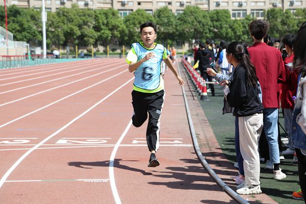 5男子800米冠军.JPG 5男子800米冠军.JPG