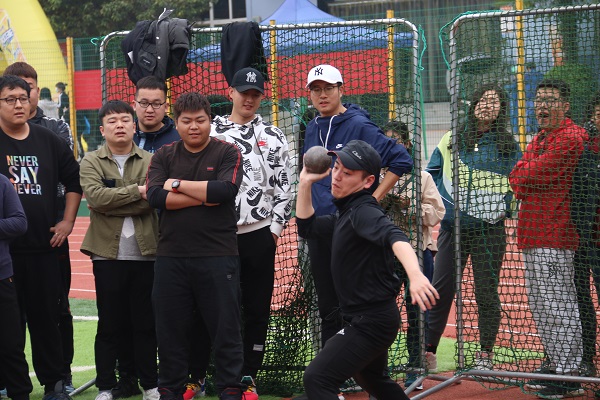 教工男子组铅球(1).JPG
