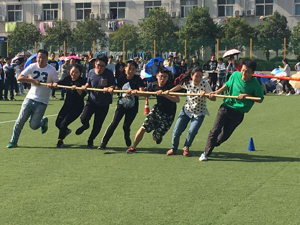 七人龙卷风比赛现场.jpg