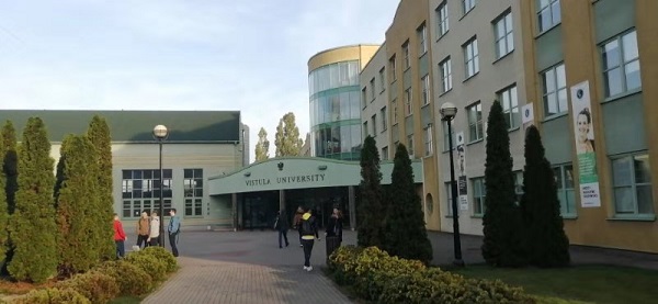 教学楼正面.jpg