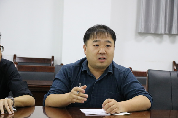 杨哲老师发言.JPG