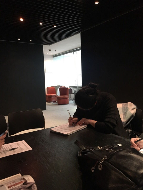 学生面试中1.jpg