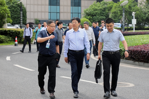 官网03.jpg