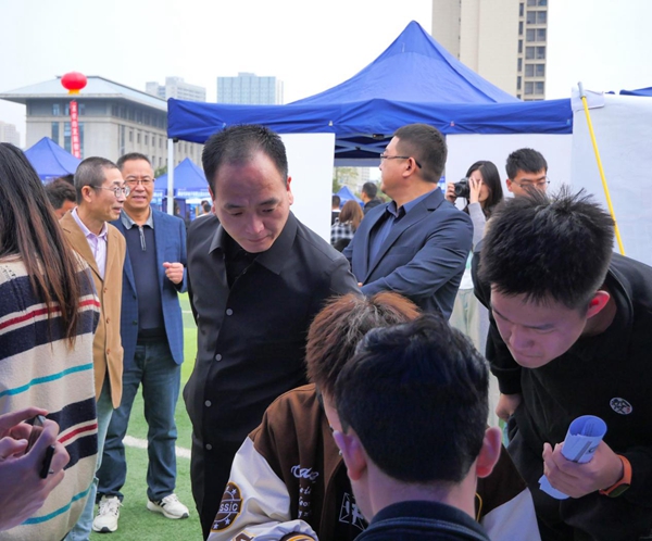 官网06.jpg