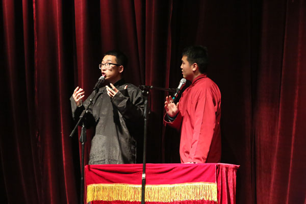 相声社表演.JPG