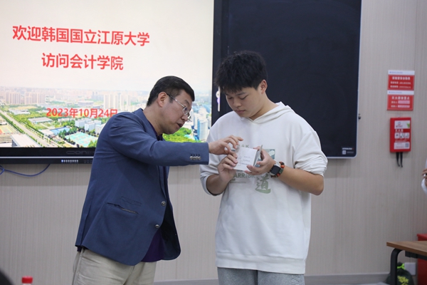 官网06.jpg