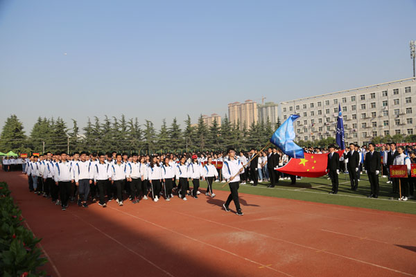 运动员方阵入场四.JPG